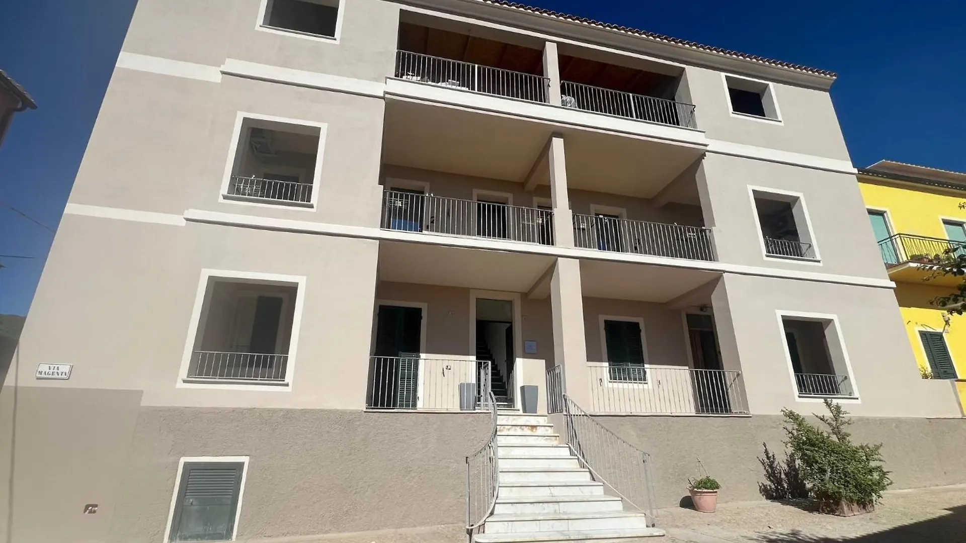 Guest house Maison Madeleine La Maddalena  Italy