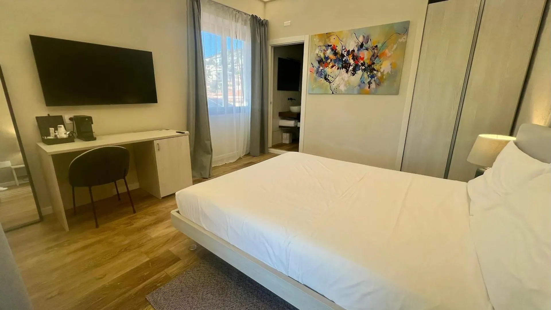 Maison Madeleine La Maddalena  Guest house